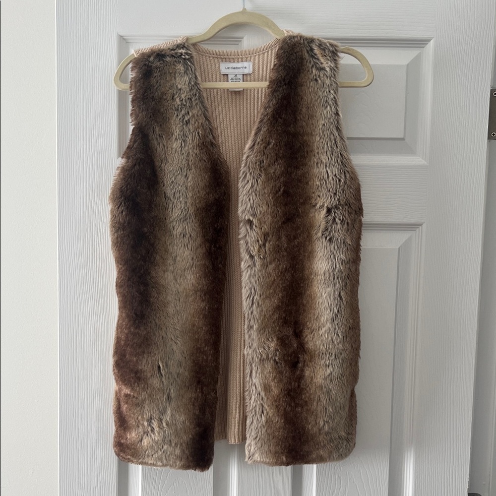 Liz Claiborne Faux Fur Vest in Cream